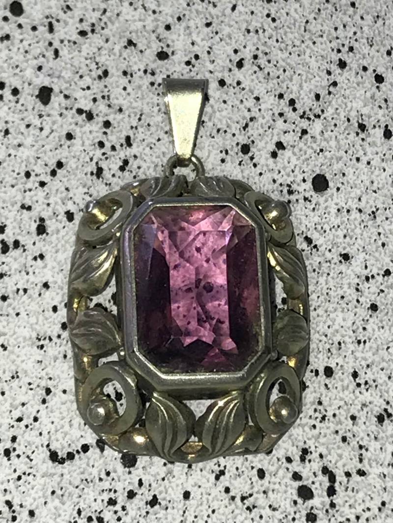Art Deco Anhänger D.r.p 935 Silber Alt Antik Silberschmuck Violett Art Deco Anhänger D.r.p 935 Silber Alt Antik Silberschmuck Violett von SaveTheJewelry