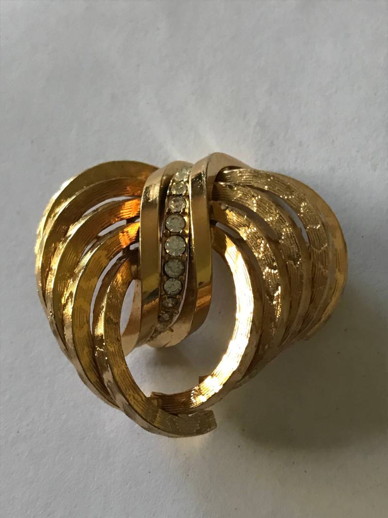 Christian Dior Original Brosche Von 1964 Goldfarbig Alt Vintage Designer Christian Dior Original Brosche Von 1964 Goldfarbig Alt Vintage Designer von SaveTheJewelry