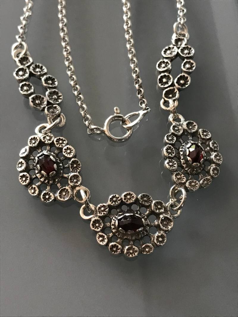 Granat Kolier Kette 835 Silber Alt Vintage Silberschmuck Granat Kolier Kette 835 Silber Alt Vintage Silberschmuck von SaveTheJewelry