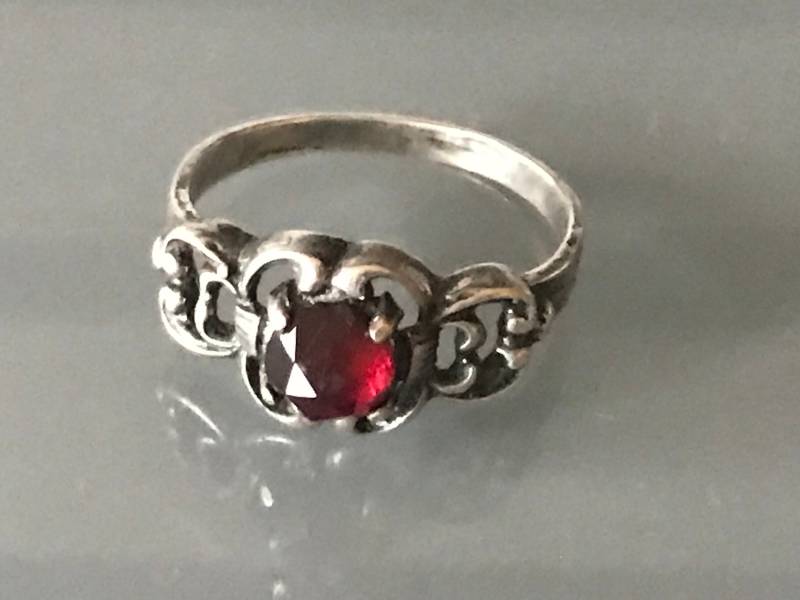 Granat Ring 835 Silber Trachten Silberschmuck Alt Antik Vintage Granat Ring 835 Silber Trachten Silberschmuck Alt Antik Vintage von SaveTheJewelry