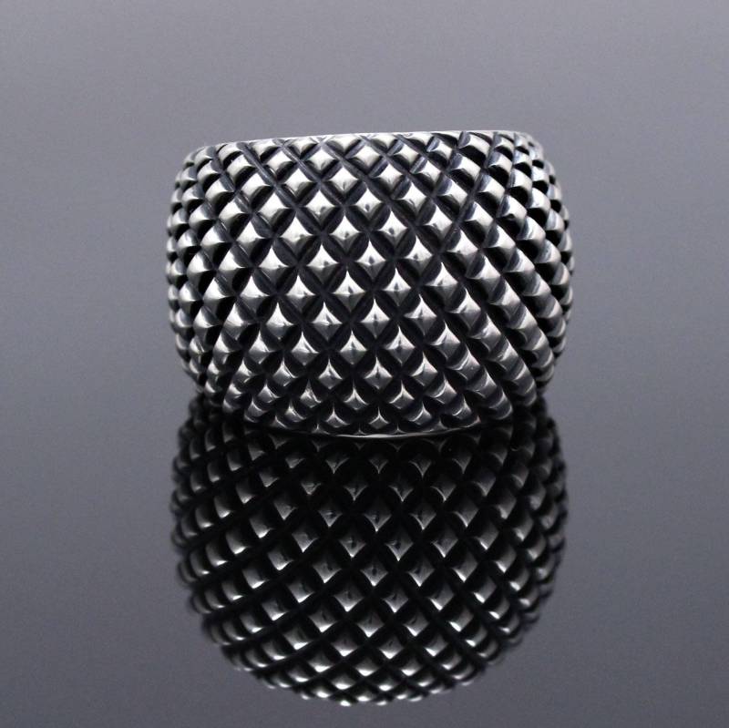 Gepolsterter Gewölbter Ring Gepolsterter Gewölbter Ring von SavoieJoaillerie