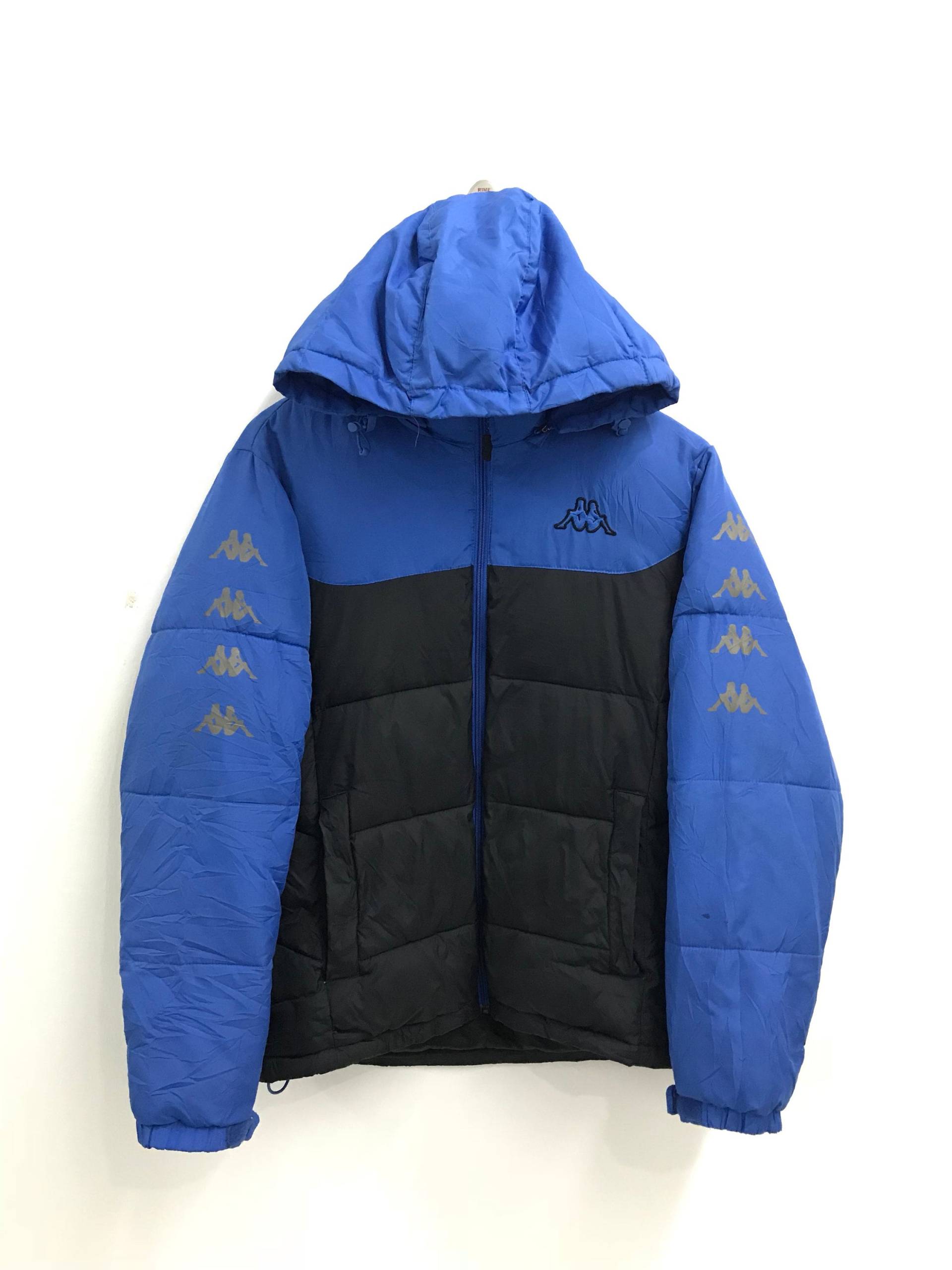 Jahrgang Kappa Hoodie Down Puffer Jacke.. Größe S.. Hip Hop.. Prahlerei Jahrgang Kappa Hoodie Down Puffer Jacke.. Größe S.. Hip Hop.. Prahlerei von SawTheBundle