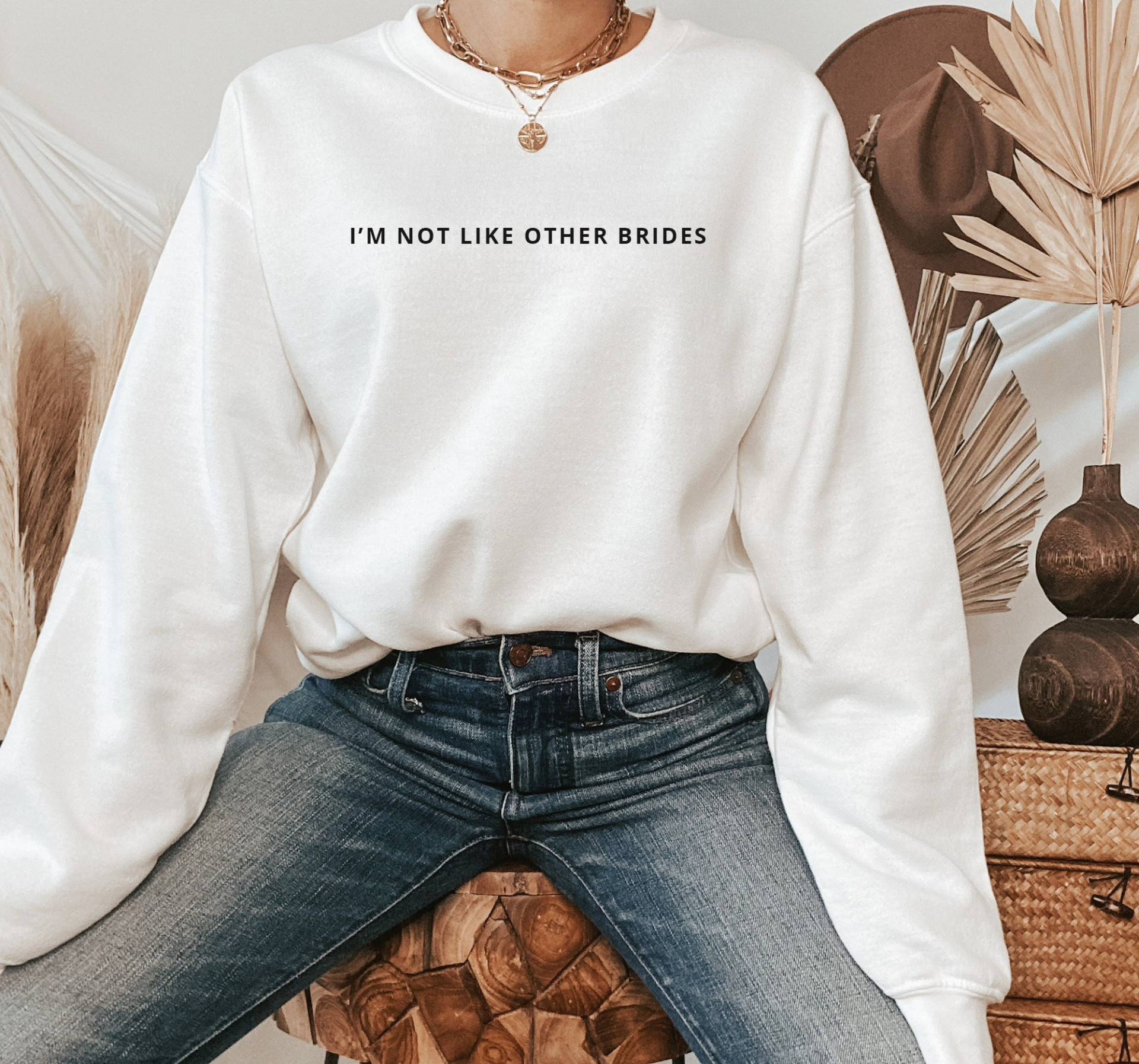 I'm Not Like Other Brides Sweatshirt | Geschenk Zur Braut Weißer Crewneck I'm Not Like Other Brides Sweatshirt | Geschenk Zur Braut Weißer Crewneck von SayLessGraphics