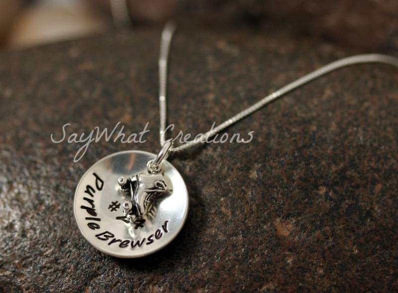Personalisierte Hand Gestempelt Sterling Silber Roller Skate Charm Halskette von SayWhatCreations