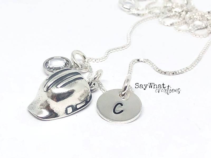 sterling Silber Mini Initial Charm Halskette Mit Bauhelm Und Geburtsstein von SayWhatCreations