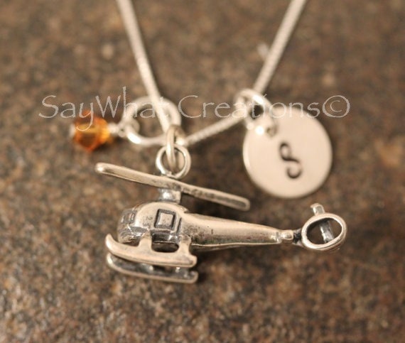sterling Silver Mini Initiale Handgestempelt Hubschrauber Charm Halskette von SayWhatCreations