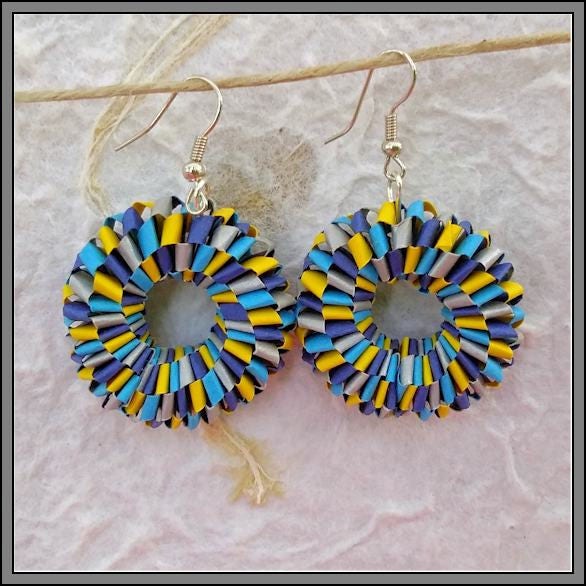 Papier-Bienenstock-Ohrringe Papier-Bienenstock-Ohrringe von Sbibushop