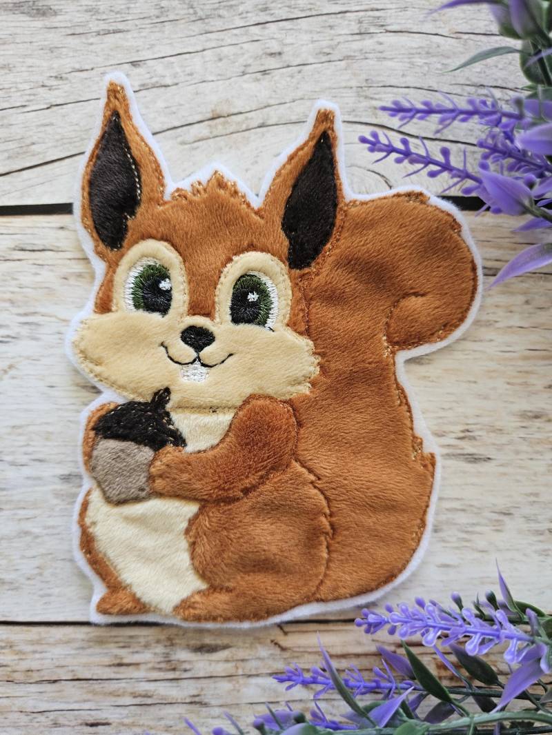 Applikation Eichhörnchen Als Aufnäher, Bügelpatch Oder Patch Für Den Schulranzen von ScaBaDesignArts