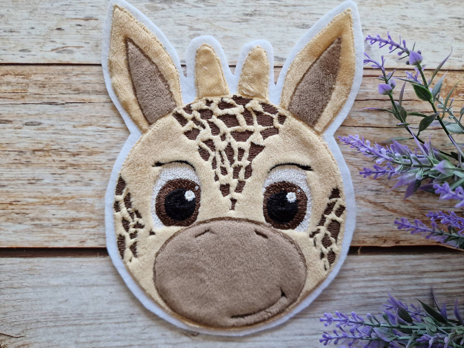 Applikation Giraffe Als Aufnäher, Bügelpatch Oder Patch Für Den Schulranzen von ScaBaDesignArts