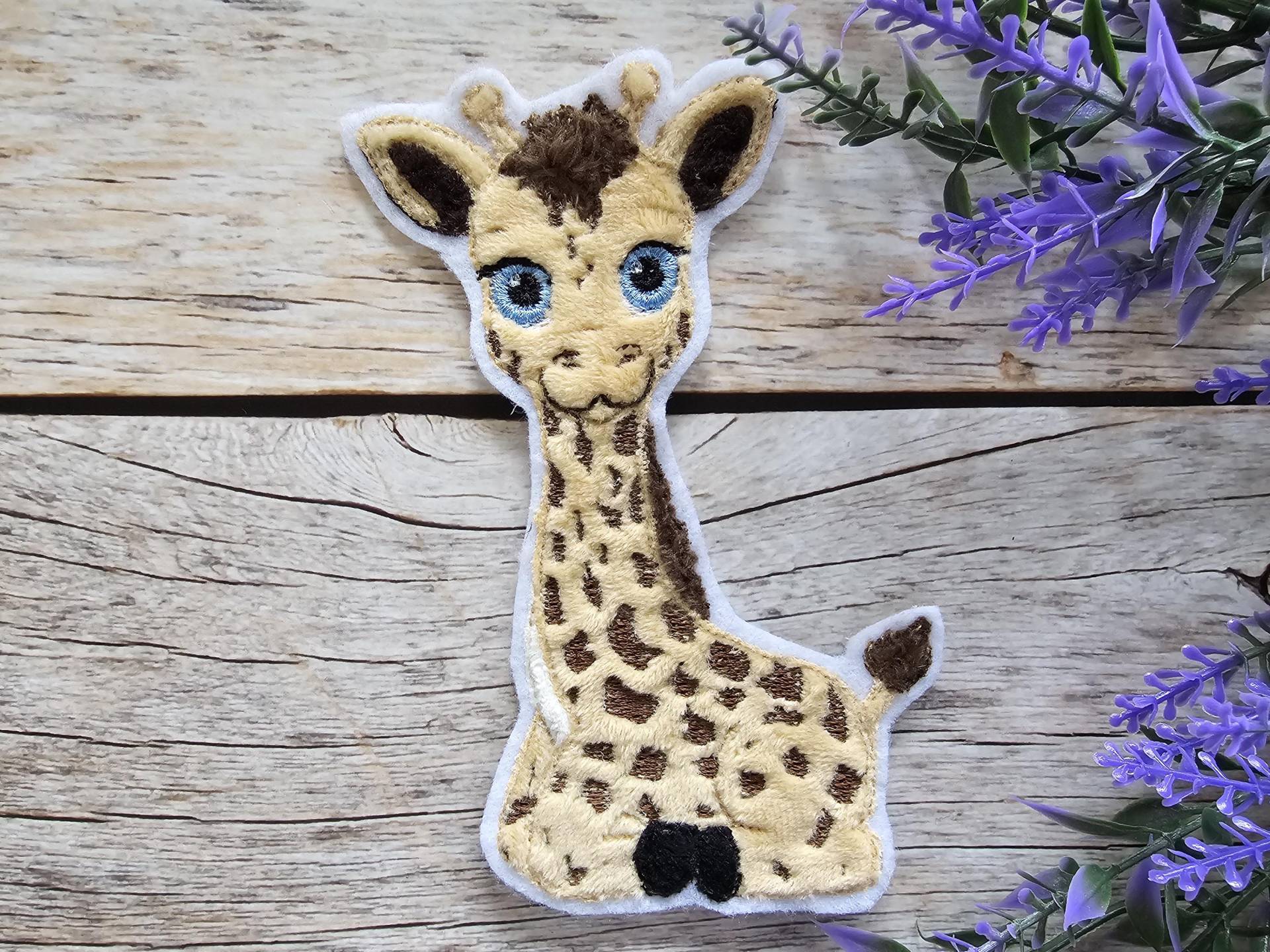 Applikation Giraffe Als Aufnäher, Bügelpatch Oder Patch Für Den Schulranzen von ScaBaDesignArts