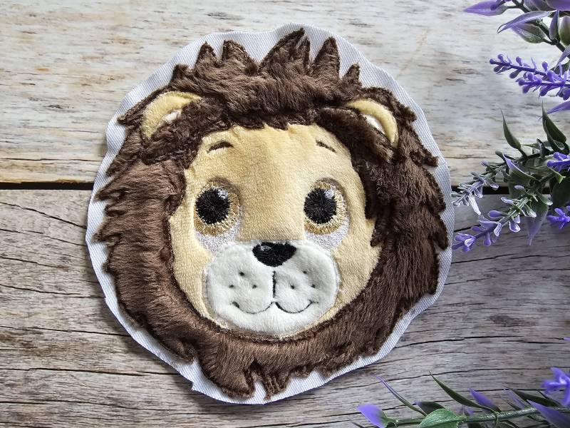 Applikation Löwe Als Aufnäher, Bügelpatch Oder Patch Für Den Schulranzen von ScaBaDesignArts