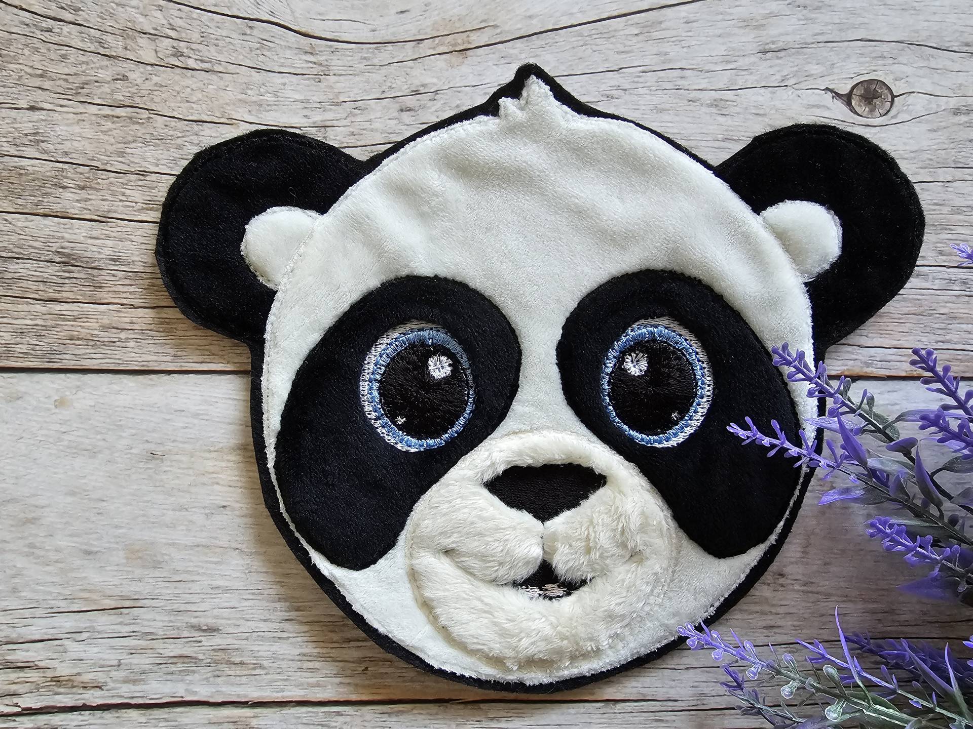 Applikation Panda Als Aufnäher, Bügelpatch Oder Patch Für Den Schulranzen von ScaBaDesignArts