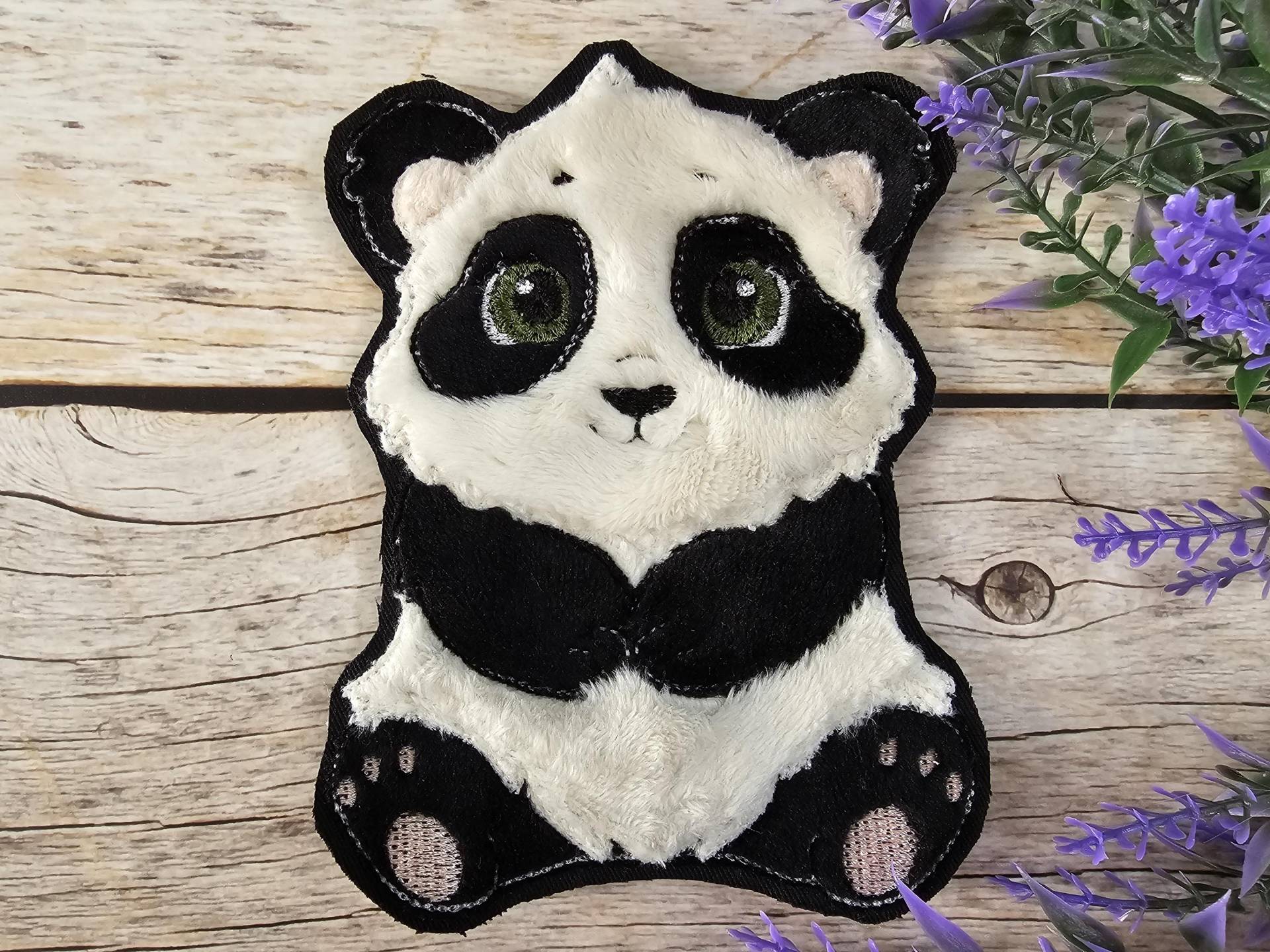 Applikation Panda Als Aufnäher, Bügelpatch Oder Patch Für Den Schulranzen von ScaBaDesignArts