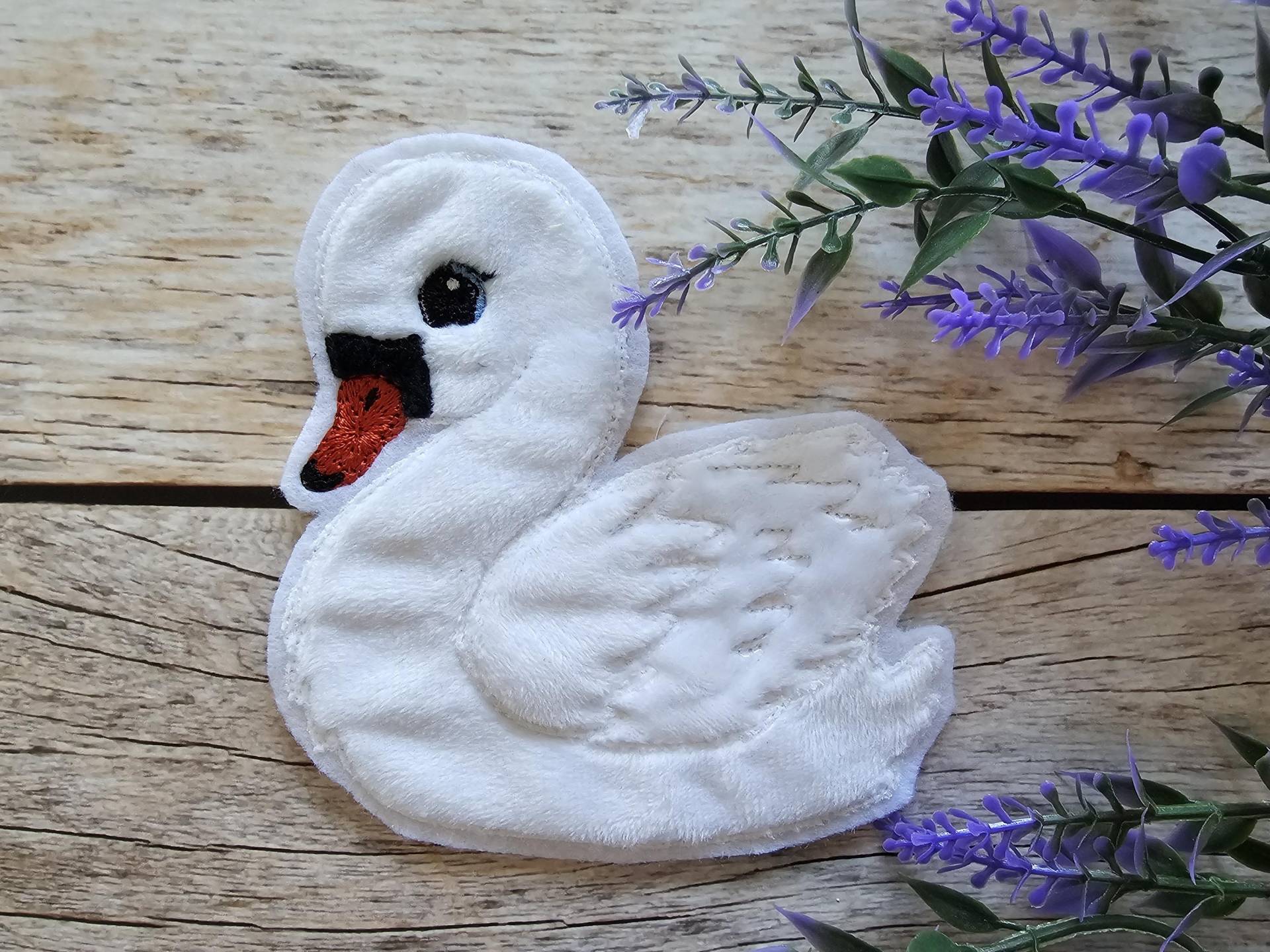 Applikation Schwan Als Aufnäher, Bügelpatch Oder Patch Für Den Schulranzen von ScaBaDesignArts