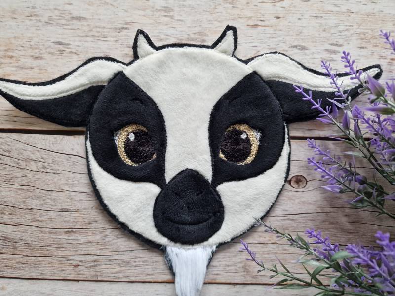 Applikation Ziege Als Aufnäher, Bügelpatch Oder Patch Für Den Schulranzen von ScaBaDesignArts