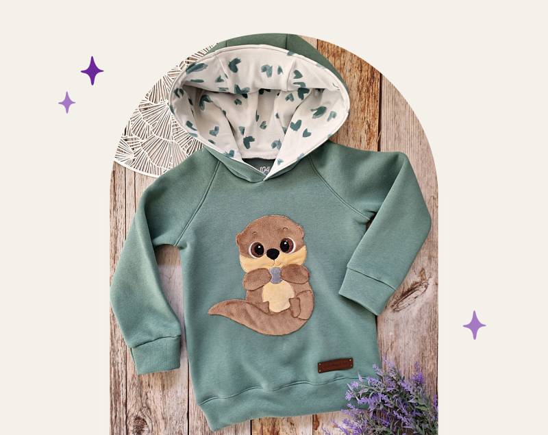 Handmade Kinder Pullover Mit Aufgesticktem Kuscheligen Otter - Erhältlich in Vielen Farben von ScaBaDesignArts