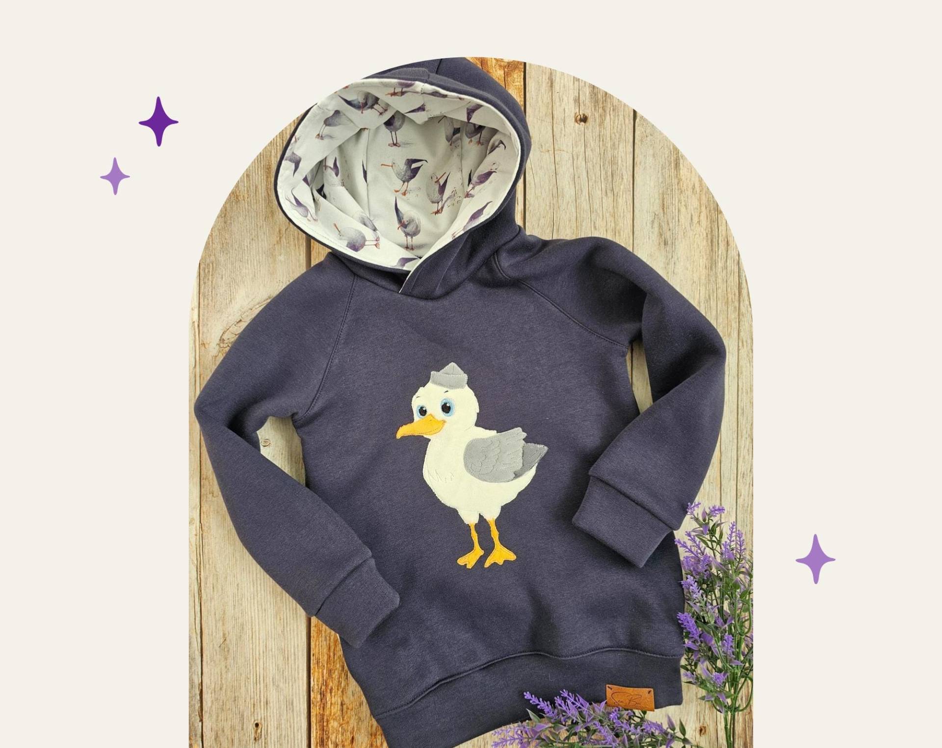 Handmade Kinder Pullover Mit Aufgestickter Kuscheligen Möwe - Erhältlich in Vielen Farben von ScaBaDesignArts