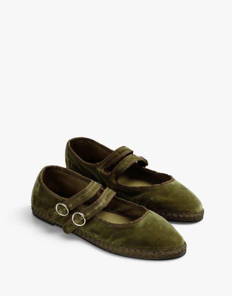 Scalpers - Hausschuhe aus Samt in Khaki mit Doppelriemen-Grün Scalpers - Hausschuhe aus Samt in Khaki mit Doppelriemen-Grün von Scalpers