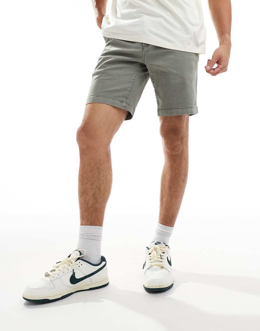 Scalpers - Klassische Shorts in Khaki-Grün Scalpers - Klassische Shorts in Khaki-Grün von Scalpers