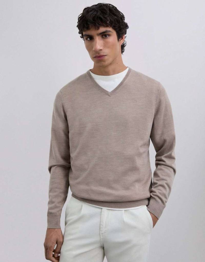 Scalpers - Klassisches Oberteil aus Tricotstrick in Taupe mit V-Ausschnitt-Neutral von Scalpers