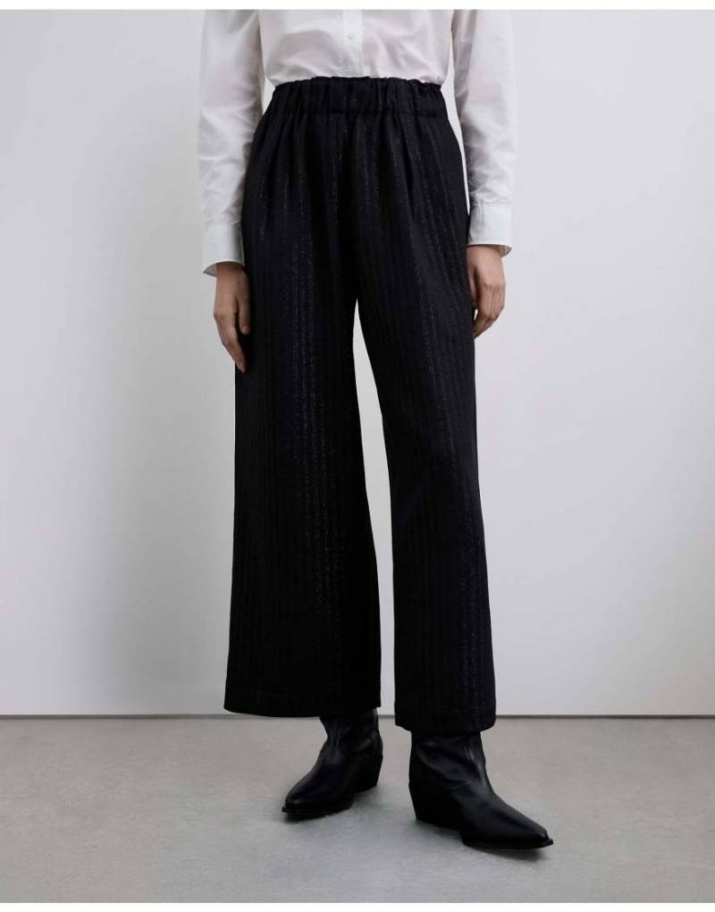 Scalpers - Knittystrilu - Hose in gestreiftem Schwarz von Scalpers