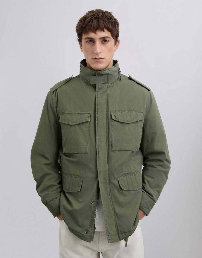 Scalpers - Scforest - Jacke im Military-Stil in dunklem Khaki-Grün Scalpers - Scforest - Jacke im Military-Stil in dunklem Khaki-Grün von Scalpers