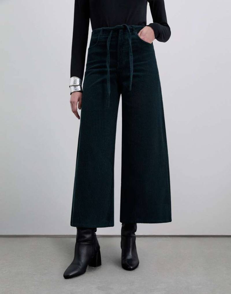 Scalpers - Scorduroyyala - Hose in Dunkelgrün von Scalpers