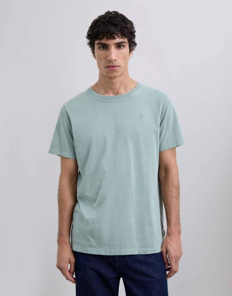 Scalpers - T-Shirt in Blau mit farblich abgestimmter Totenkopf-Stickerei von Scalpers