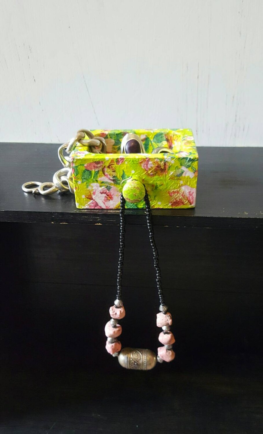 Dekoseite Kleines Schmuckkästchen in Grün Und Pink Dekoseite Kleines Schmuckkästchen in Grün Und Pink von ScandiJen