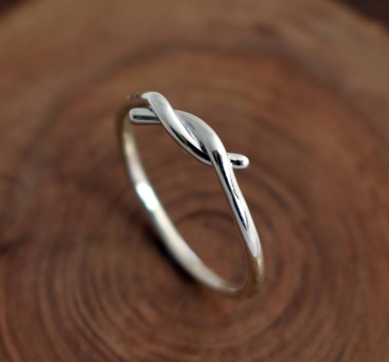 Halber Knoten Ring Aus Recyceltem Sterling Silber - Knot Freundschaftsring Eternity Liebe Geschenk Halber Knoten Ring Aus Recyceltem Sterling Silber - Knot Freundschaftsring Eternity Liebe Geschenk von Scape