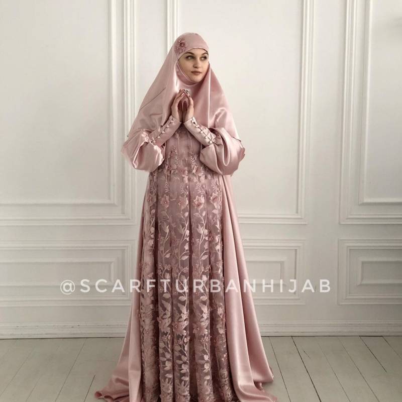 Langes Rosa Maxikleid Aus Seidensatin Mit Langen Ärmeln, Moslemkleid, Nikkah-Hochzeitsoutfit, Eleganter Hijab von ScarfTurbanHijab
