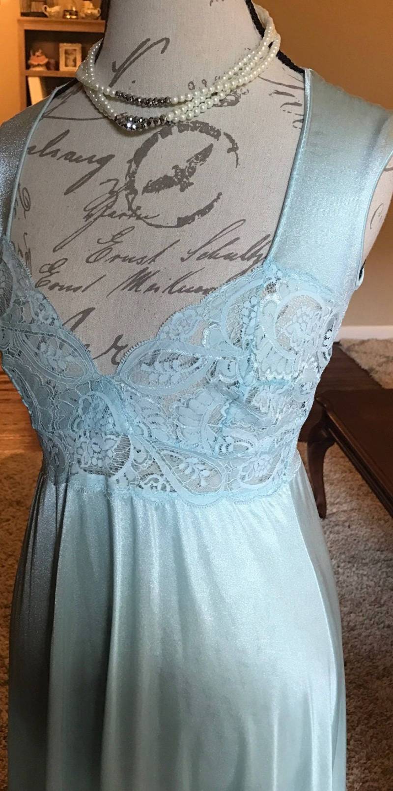 Alice Blau Olga Nightgown von ScarletAppleBoutique