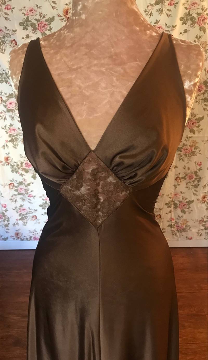 Vintage Olga Braunes Mokka Nachthemd Spitzen Mieder, Grösse 36 von ScarletAppleBoutique