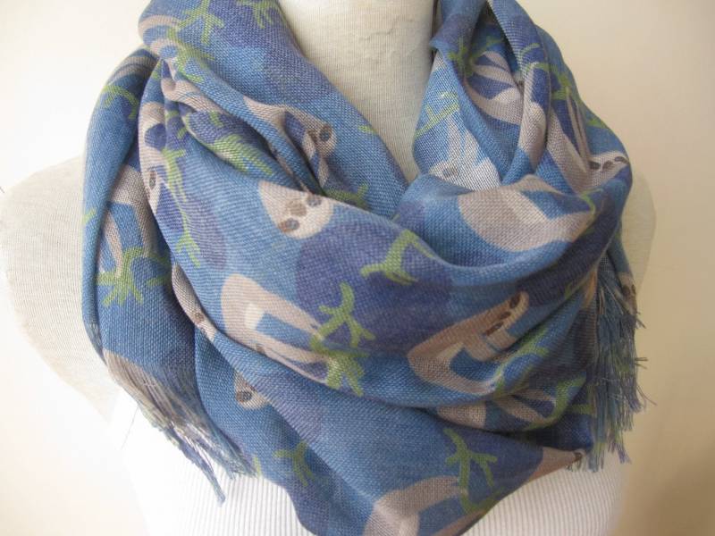 Faultier Schal Express Versand - Urlaubsmode Weihnachtsgeschenk 2025 Frauen Mode-Accessoire -Faule Tierschals/Geschenk Unisexschal2012 von Scarves2012