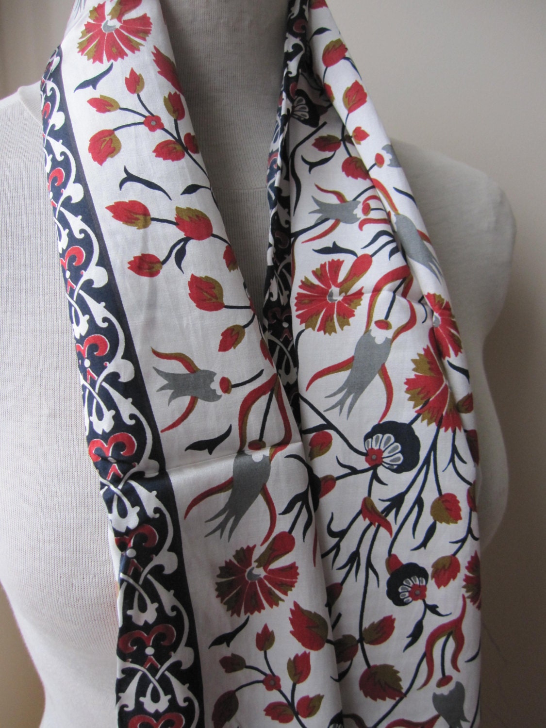 Handgewebter Seidenschal Ottoman Tile Print Blumenschal Für Damen von Scarves2012