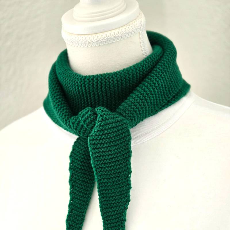 Dunkelgrüner Handgestrickter Sophie Schal | Kleiner Strickschal Handgemachtes Geschenk Dunkelgrüner Handgestrickter Sophie Schal | Kleiner Strickschal Handgemachtes Geschenk von ScarvesAndKnitsStore