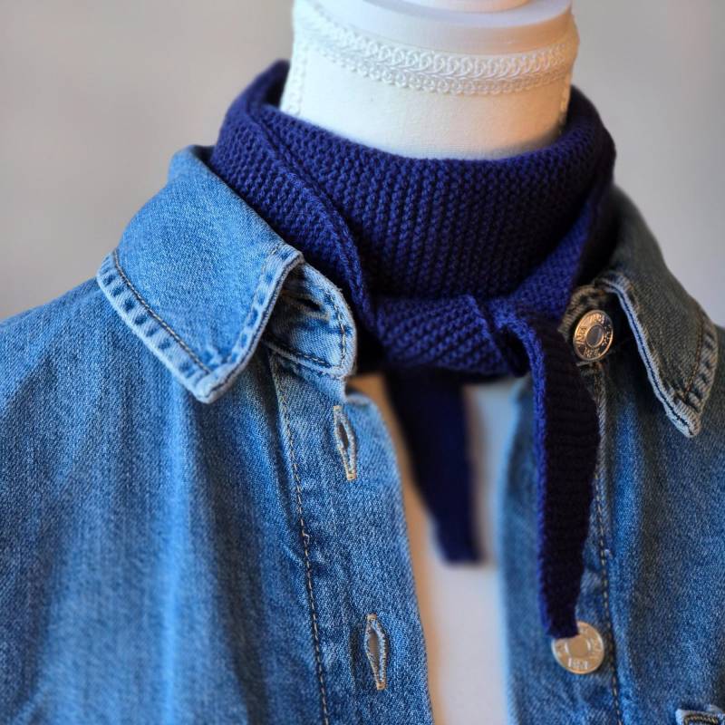 Navy Blau Handgestrickt Sophie Schal V1 | Kleiner Strickschal Handmade Geschenk Marine Wolle Acryl Mischung Halstuch von ScarvesAndKnitsStore