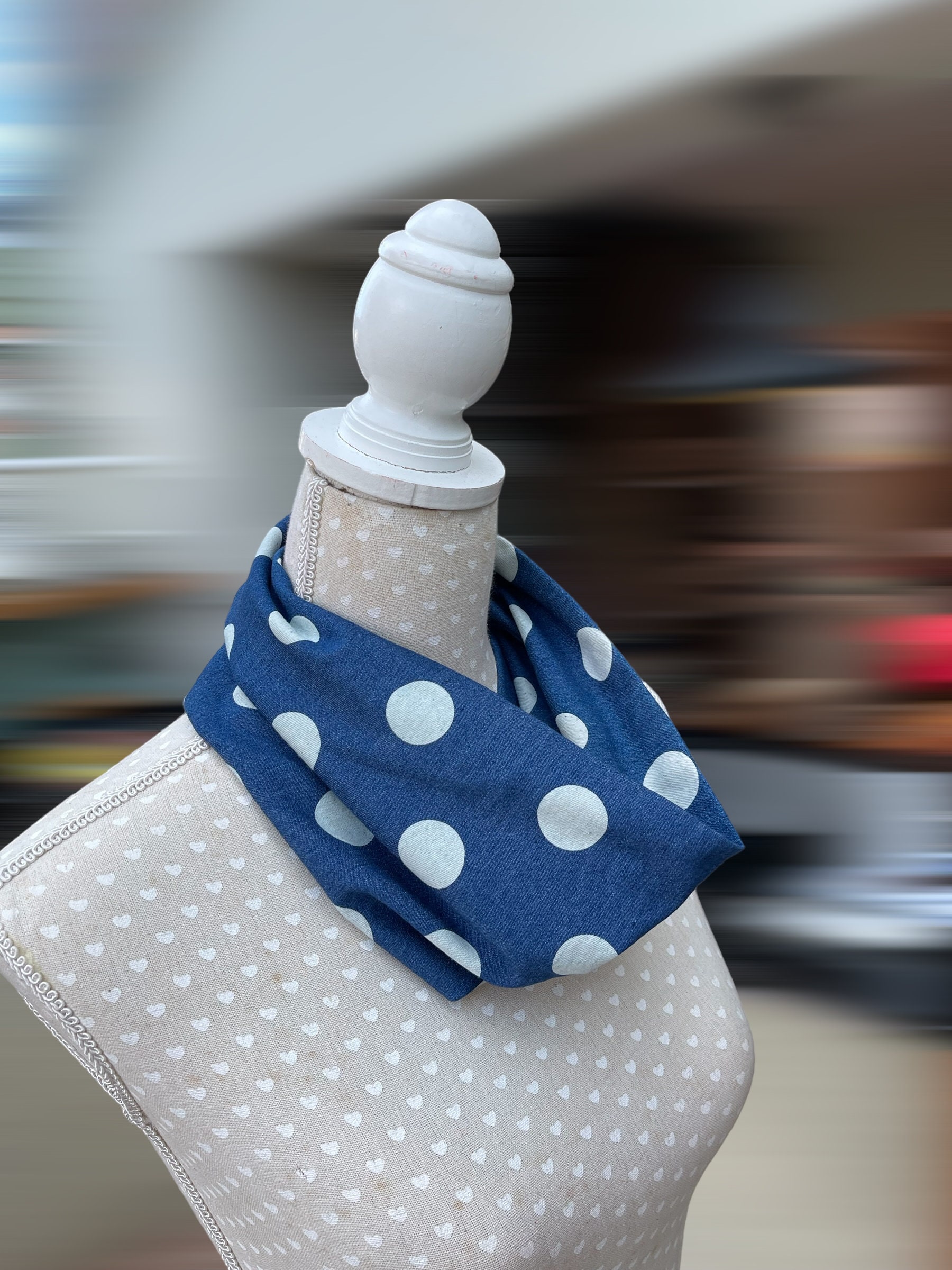 Blau Gepunkteter Rundschal Stretch Cotton Single Loop von Scarvestorock