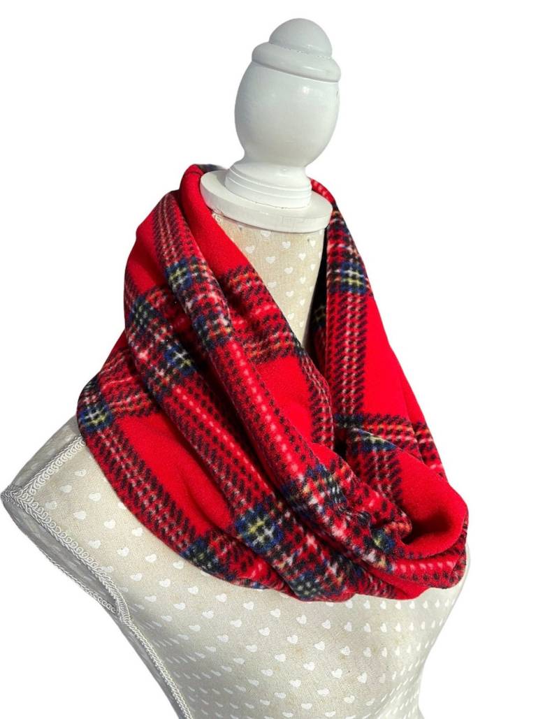 Roter Tartan Fleece Snood Handgemachter, Karierter Schlauchschal von Scarvestorock