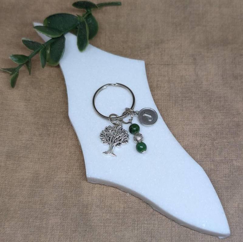 Baum-Schlüsselring Mit Anfangscharm, Personalisierter Anfangsschlüsselring, Stammbaum, Familiengeschenk Baum-Schlüsselring Mit Anfangscharm, Personalisierter Anfangsschlüsselring, Stammbaum, Familiengeschenk von ScatterlingDesigns