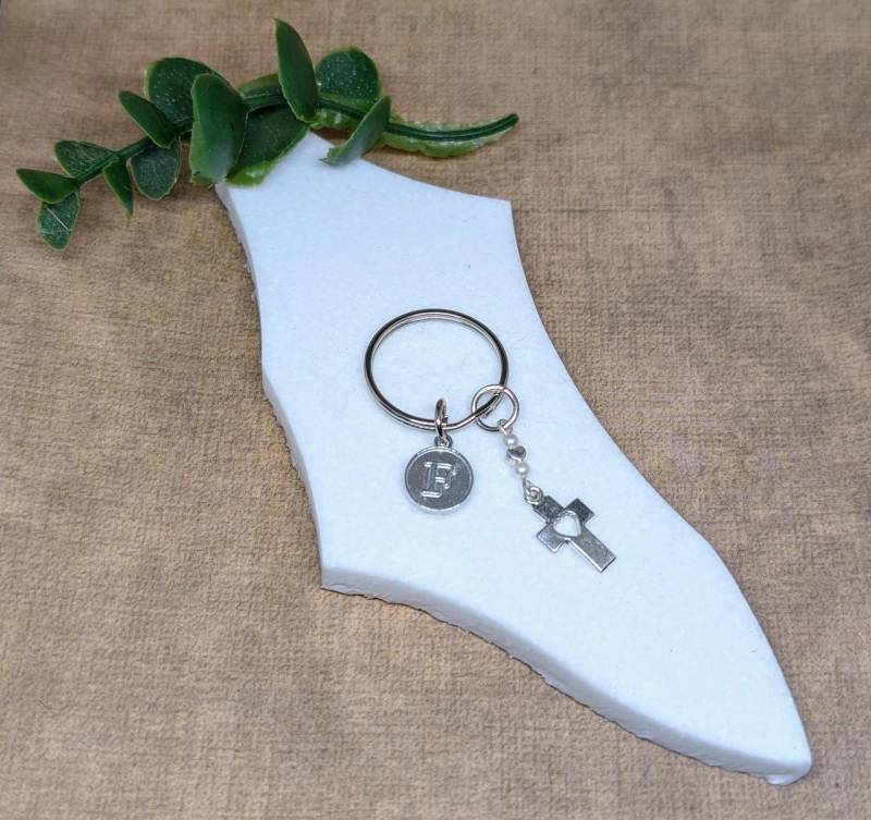 Kreuz Schlüsselring, Personalisierter Anfangskreuz Christlicher Christliche Schlüsselanhänger, Religiöses Geschenk, Religiöser Glaube von ScatterlingDesigns