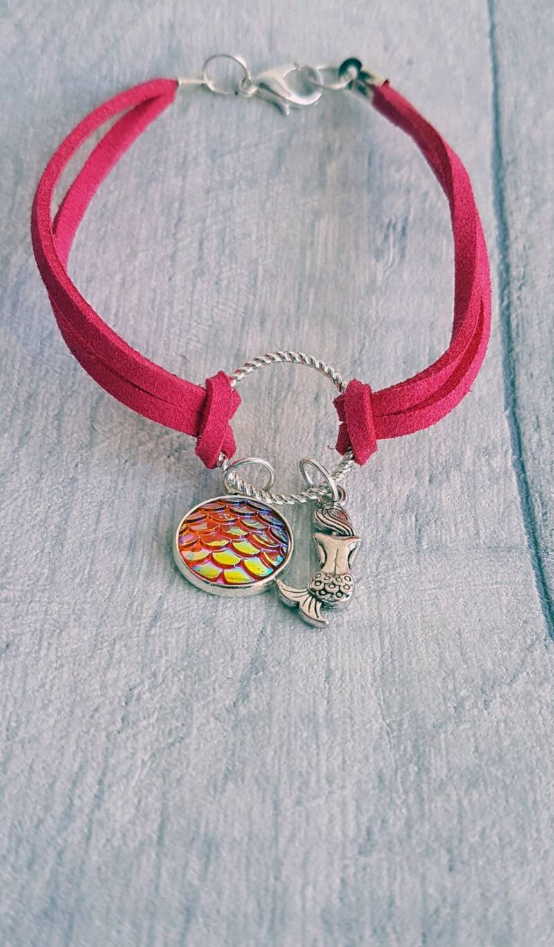 Meerjungfrau Armband Geschenk, Bettelarmband, Lederarmband, Wildlederarmband, Kordelarmband, Waage von ScatterlingDesigns