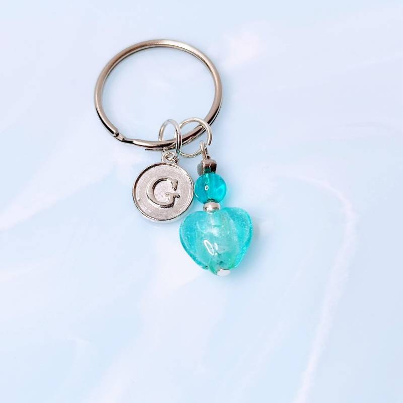 Murano Glas Herz Schlüsselanhänger Mit Initial Charme, Personalisierte Anfangsschlüsselring von ScatterlingDesigns