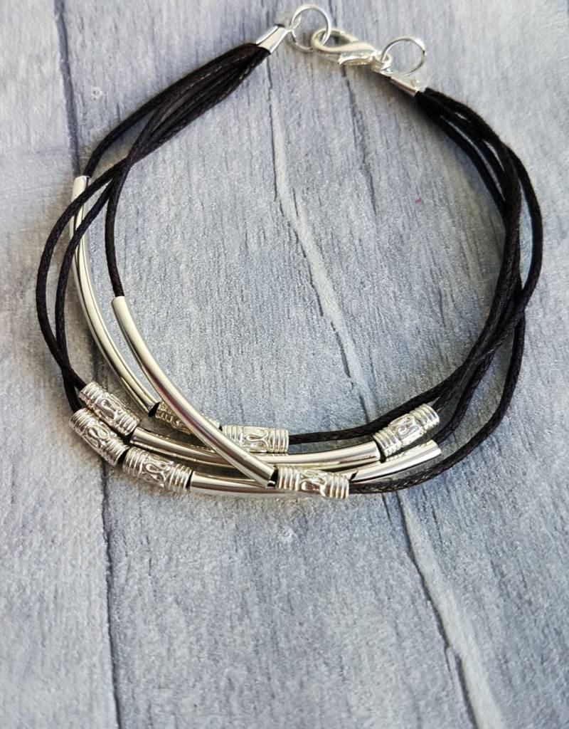 Schwarzes Wachskordel Armband, Versilberte Röhrenperlen, Boho Schmuck von ScatterlingDesigns
