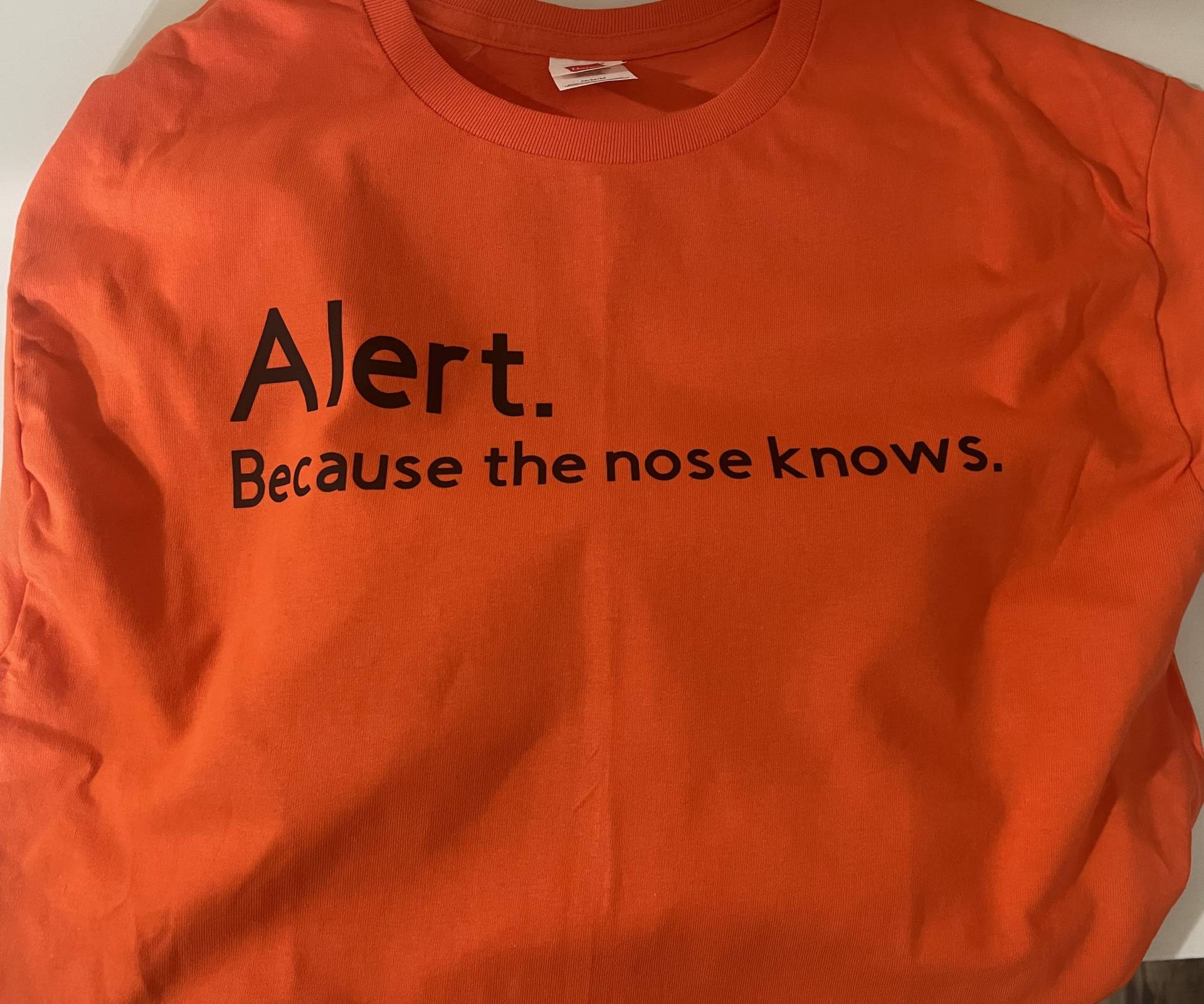 Warnung. Denn Die Nase Weiß. Duftarbeitsshirt Warnung. Denn Die Nase Weiß. Duftarbeitsshirt von ScentWorkDesigns