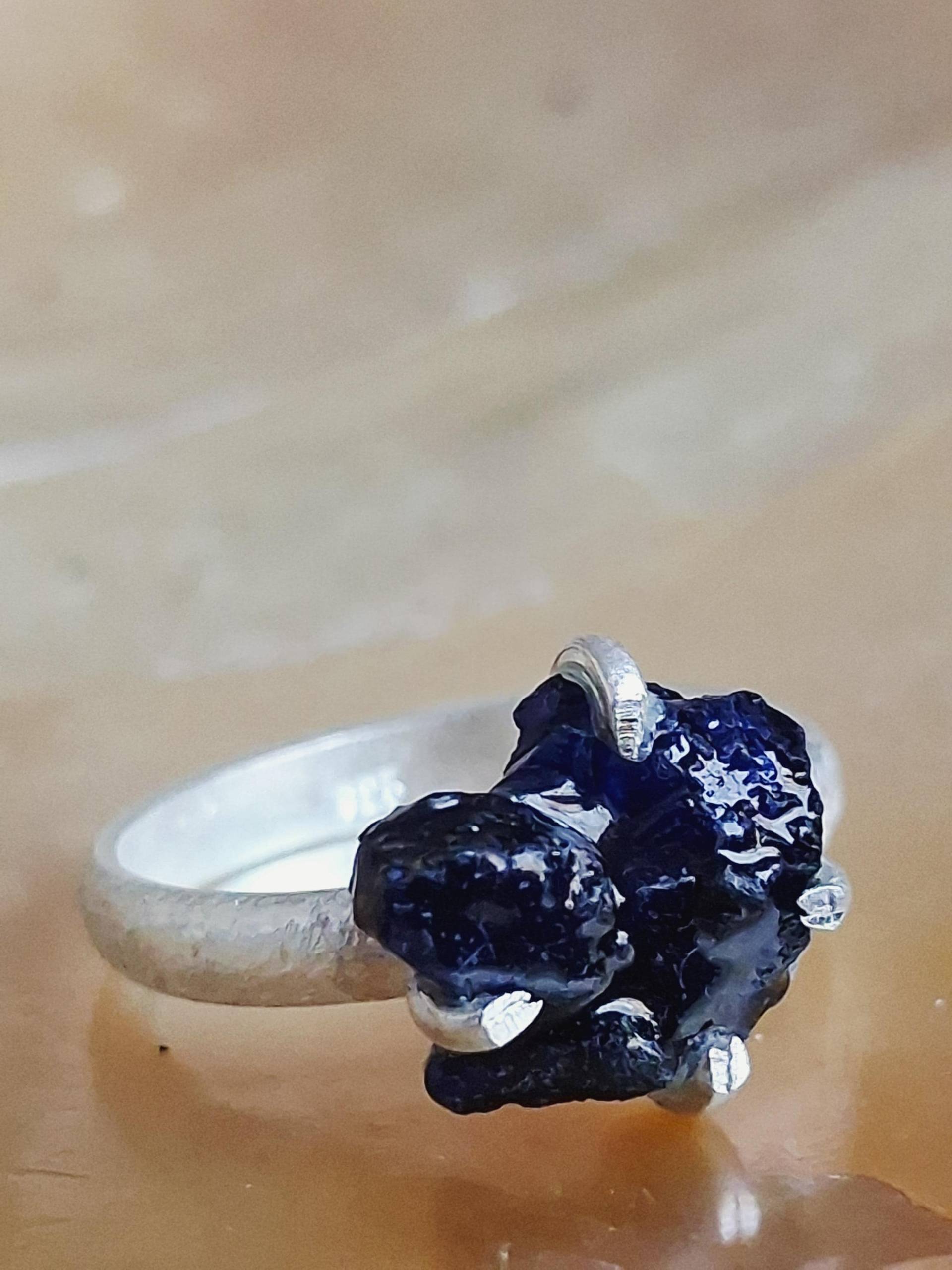 Ring 925 Er Sterling Silber Mit Einem Schwarzen Obsidian Rohstein Gr. 56 von Schabanag