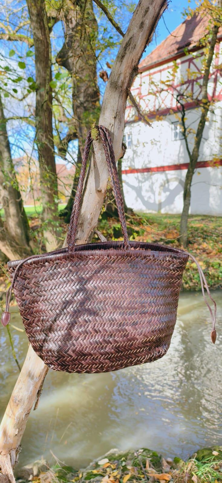 Handgewebte Geflochtene Ledertasche Mit Baumwoll-Beutelchen von SchatzSteinbach