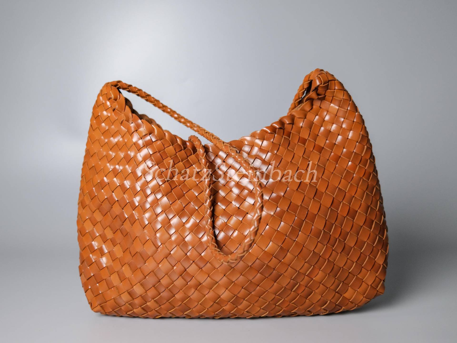 Handgewebte Beige Echtleder Crossbody Schultertasche - Geflochtene Hobo Tote Clutch Mit Baumwollbeutel von SchatzSteinbach