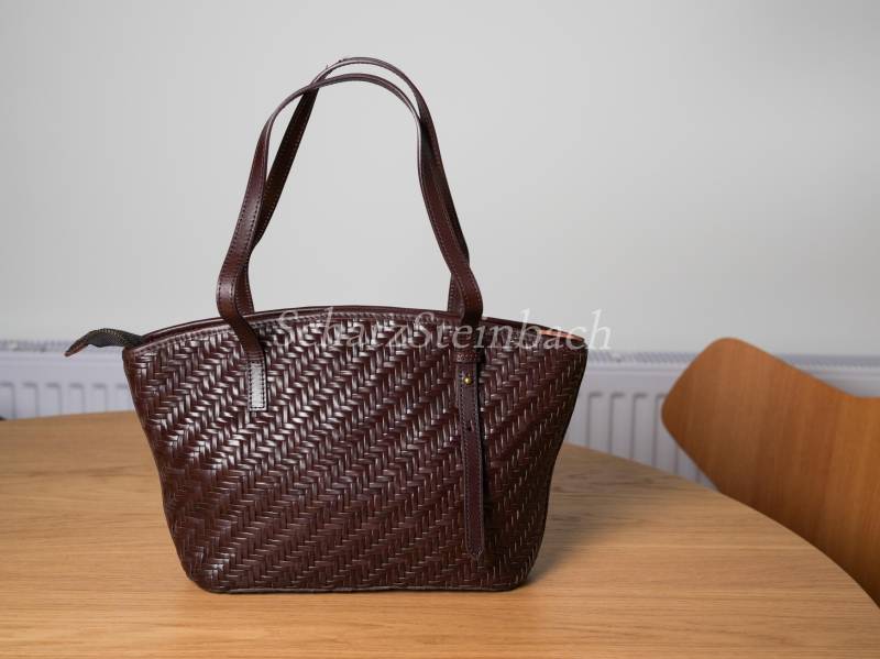 Handgewebte Geflochtene Hobo Tote Bag Aus Schokobraunem Rindsleder von SchatzSteinbach