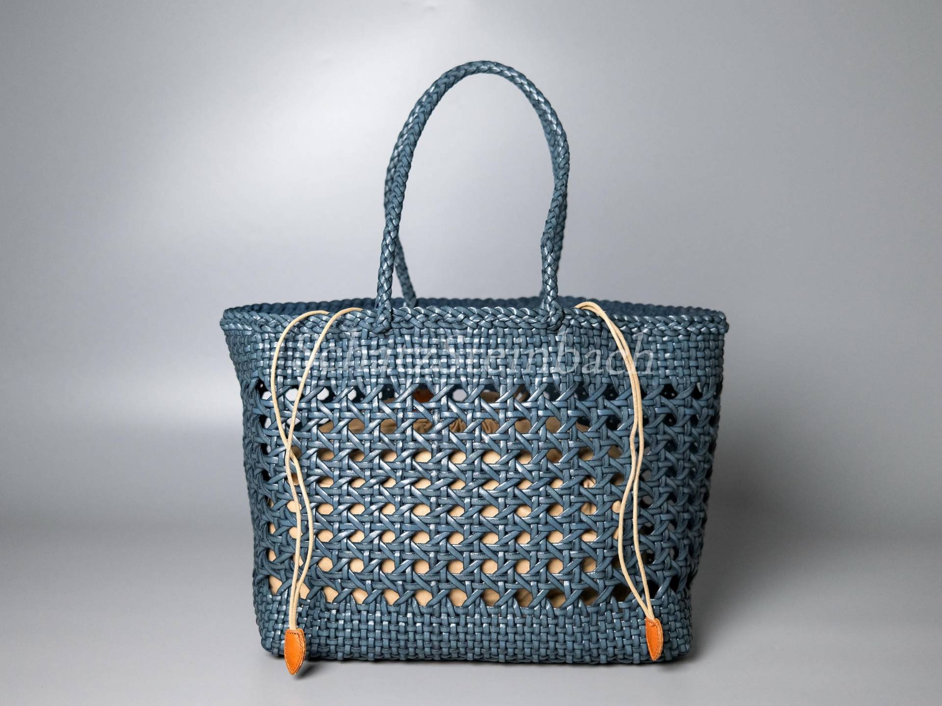 Handgewebte Hobo-Tasche Aus Leder Mit Baumwoll-Beutelchen von SchatzSteinbach